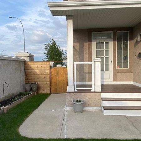 Ming'S Homestay Calgary Bagian luar foto