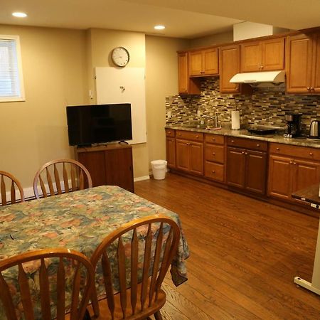 Ming'S Homestay Calgary Bagian luar foto