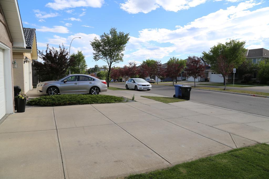 Ming'S Homestay Calgary Bagian luar foto