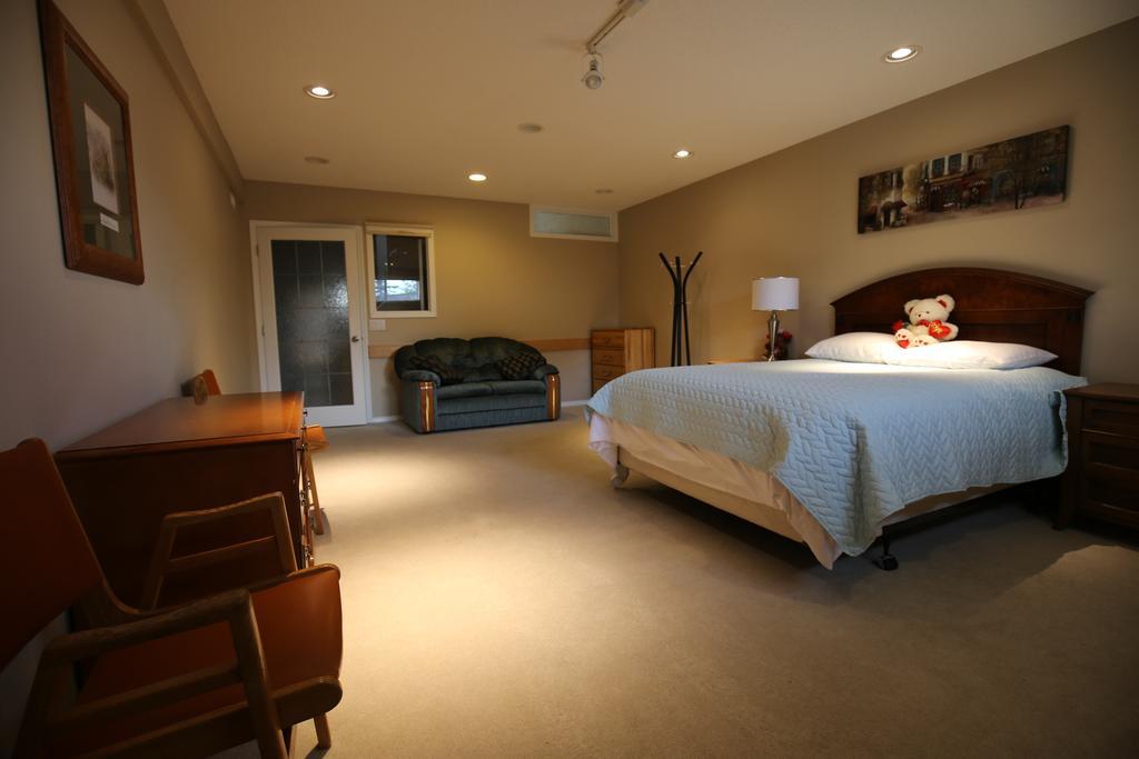 Ming'S Homestay Calgary Bagian luar foto